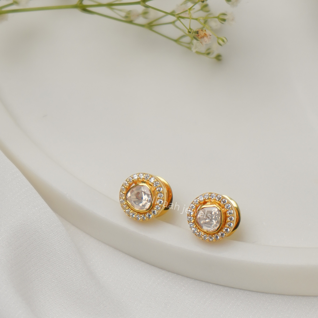 'Allure' studs